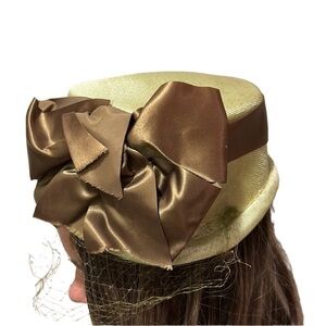Vintage Hat‎ Shimmer Sage Green/Olive Green Satin Bow Veiled Vintage 1940s Tilt Hat with Dramatic Feathers, Grey Felt  main image 3